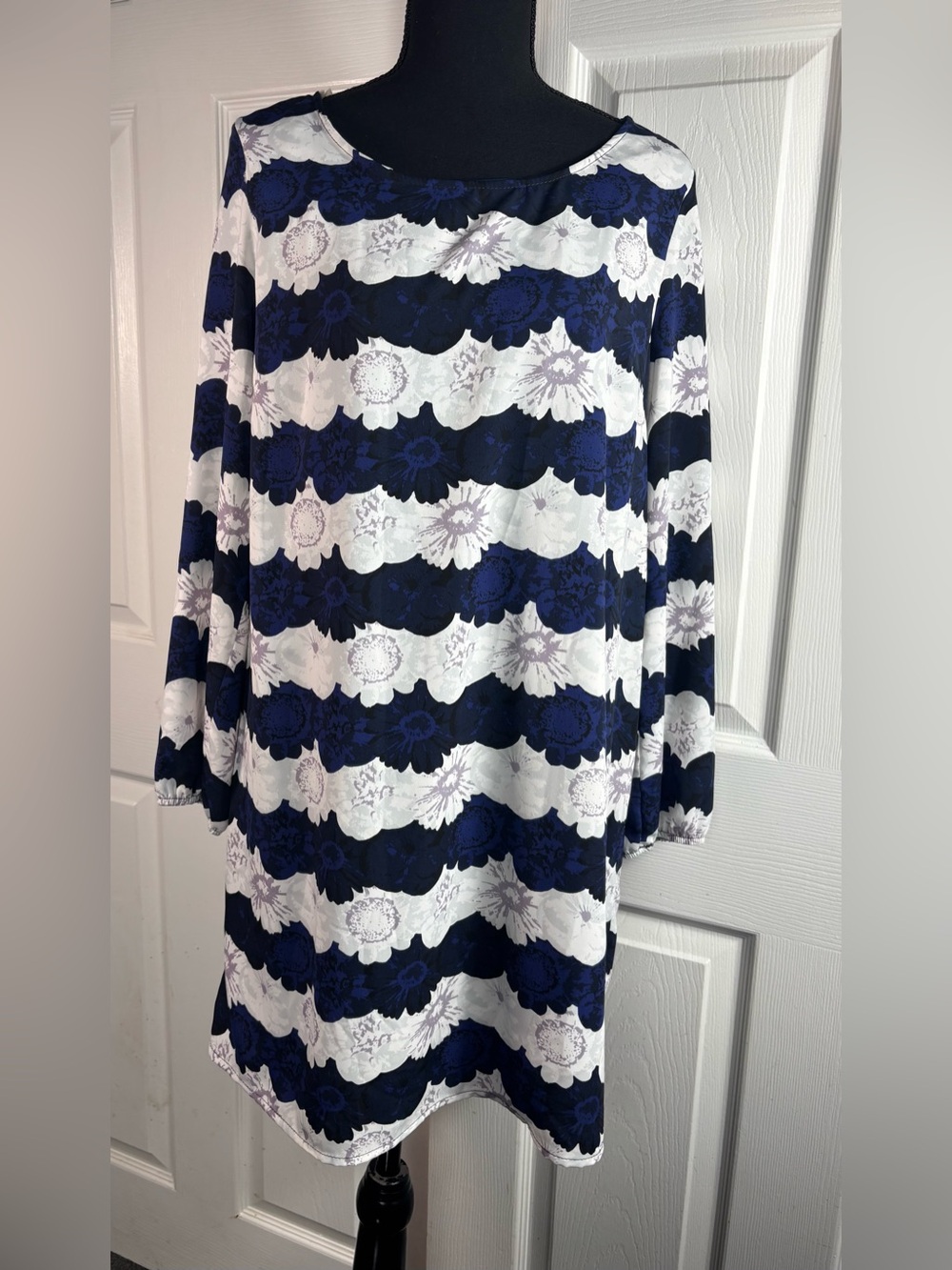 Gilli Navy & White Floral Stripe Shift Mini Dress - Size Medium